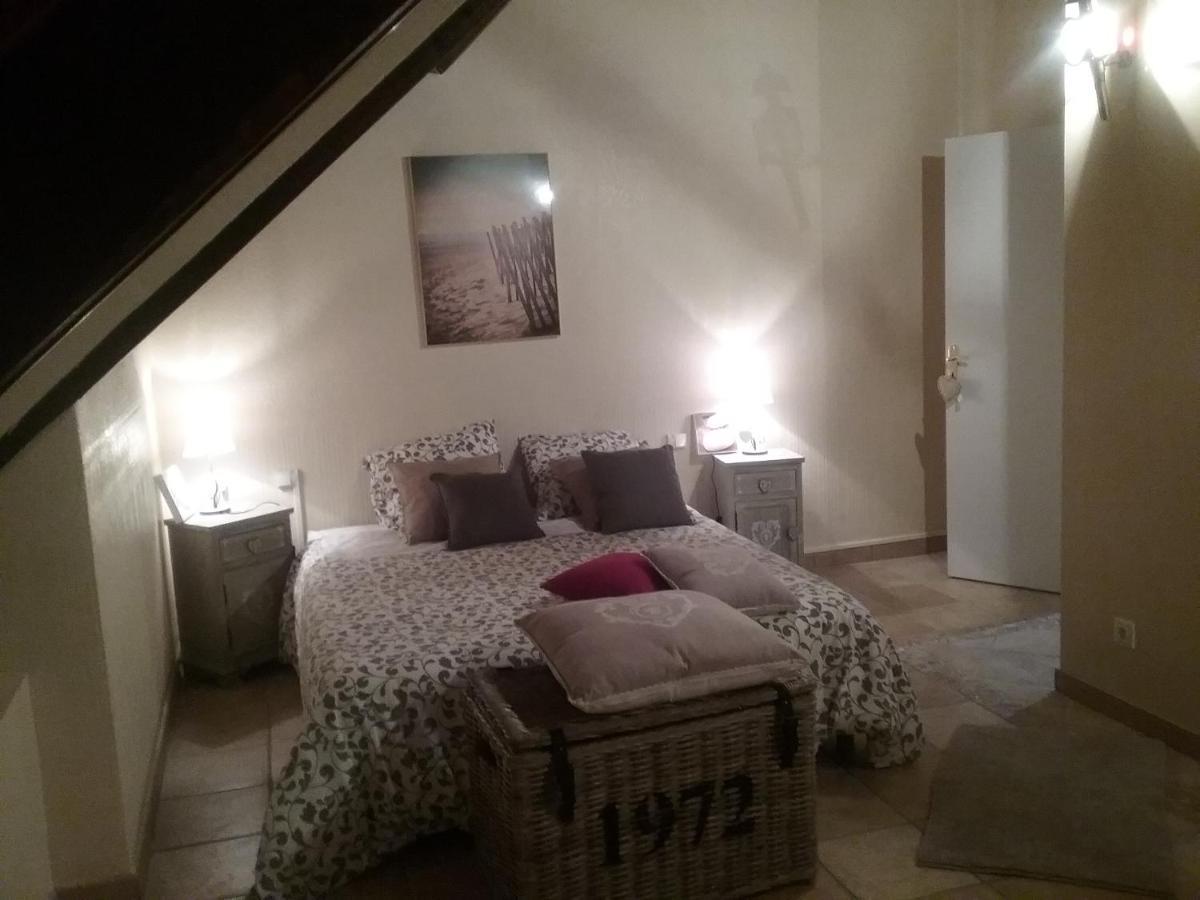 Bed and Breakfast Les Mesangeres à Chaumont-sur-Tharonne Extérieur photo